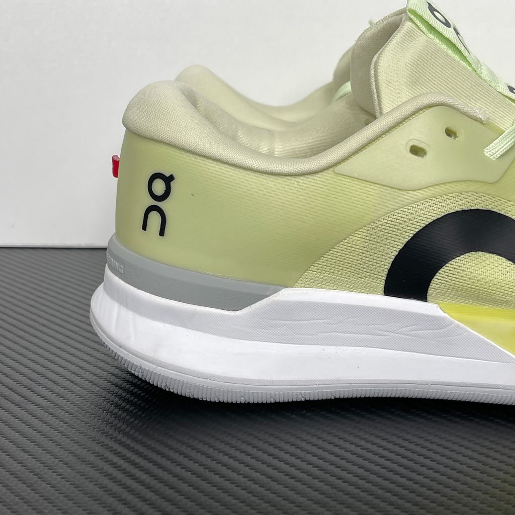 On THE ROGER Pro 3 3MG10364744 Linen Lime Tennis Shoes