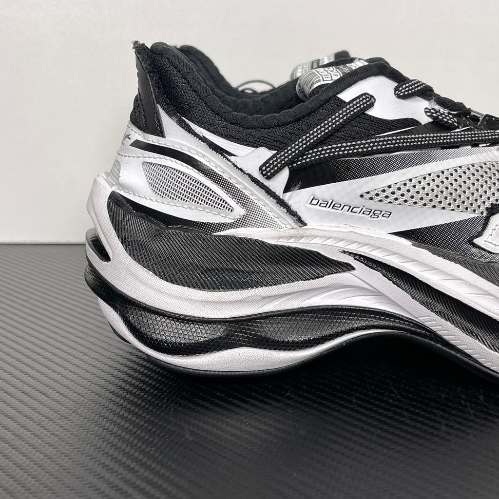 Balenciaga Jet 872642WMRTN9010 White Black Sneakers