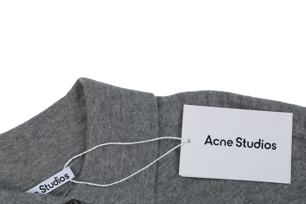 Acne Studios N8-1996 small logo embroidered polo sweater grey yak wool blend 14 gauge STOLL knit raglan sleeves Tajima embroidery horn buttons sizes S-XL