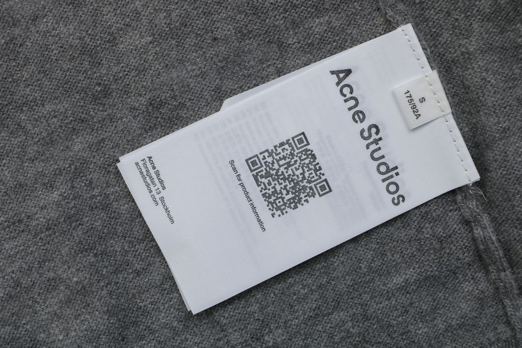 Acne Studios N8-1996 small logo embroidered polo sweater grey yak wool blend 14 gauge STOLL knit raglan sleeves Tajima embroidery horn buttons sizes S-XL