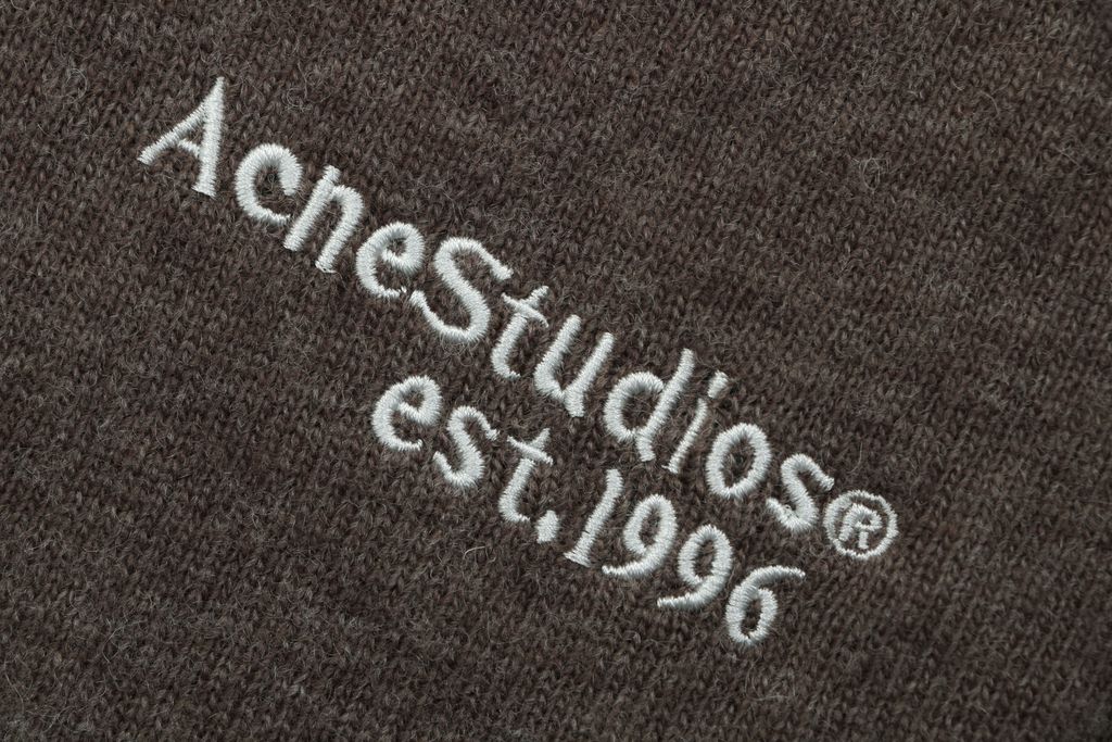 Acne Studios N8-1996 small logo embroidered polo sweater brown yak wool blend 14 gauge STOLL knit raglan sleeves Tajima embroidery horn buttons sizes S-XL
