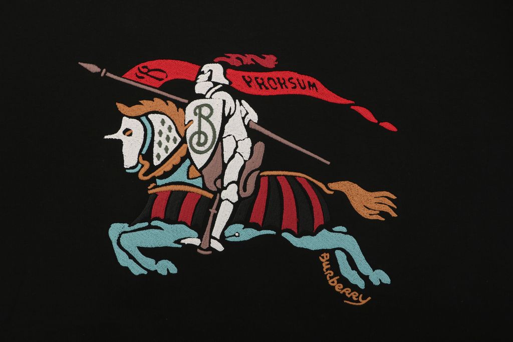 Burberry large multicolor Equestrian Knight embroidered crew neck sweatshirt 400g combed cotton dimensional embroidery double washed relaxed fit sizes S-XL