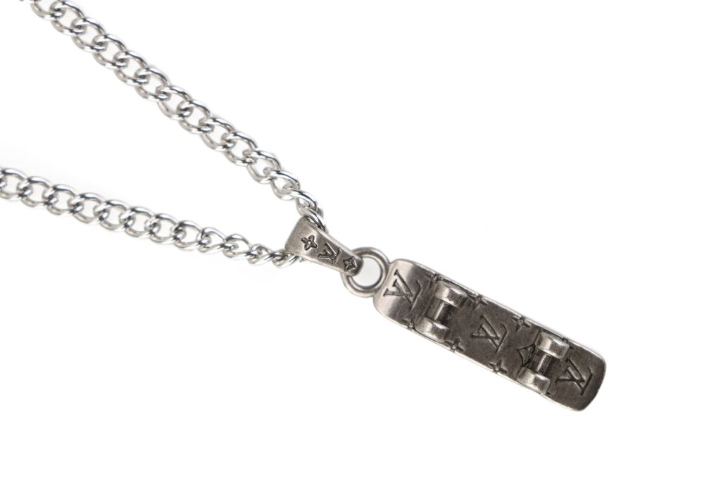 Louis Vuitton square plaque skateboard charm necklace lucky symbol pendant silver plated white copper vintage silver tone adjustable 50 55 60cm