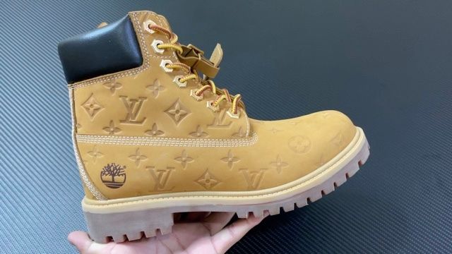 Louis Vuitton Timberland 1AD72X Wheat Monogram Boots