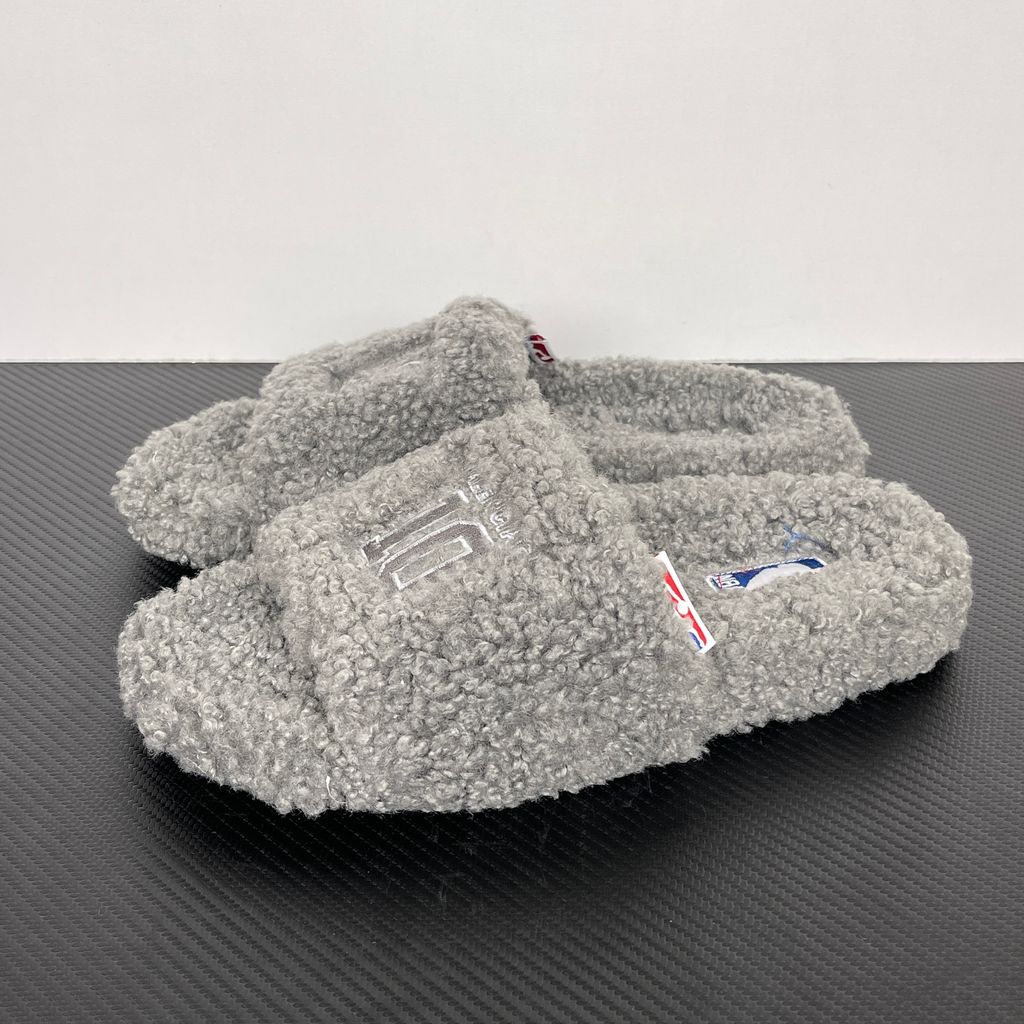 Balenciaga Furry Slide 654261 W2DO1 1596 Grey Sandals