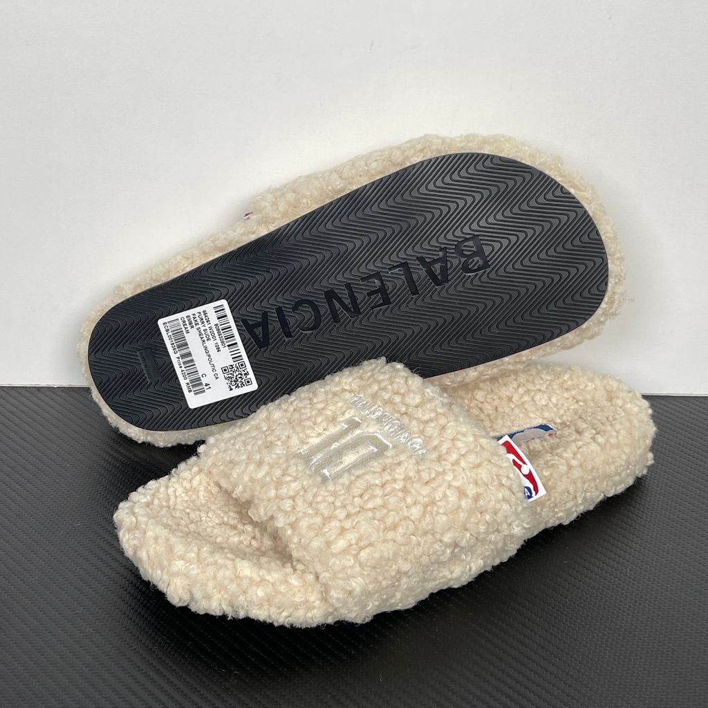 Balenciaga Furry Slide 654261 W2DO1 9796 Beige Sandals
