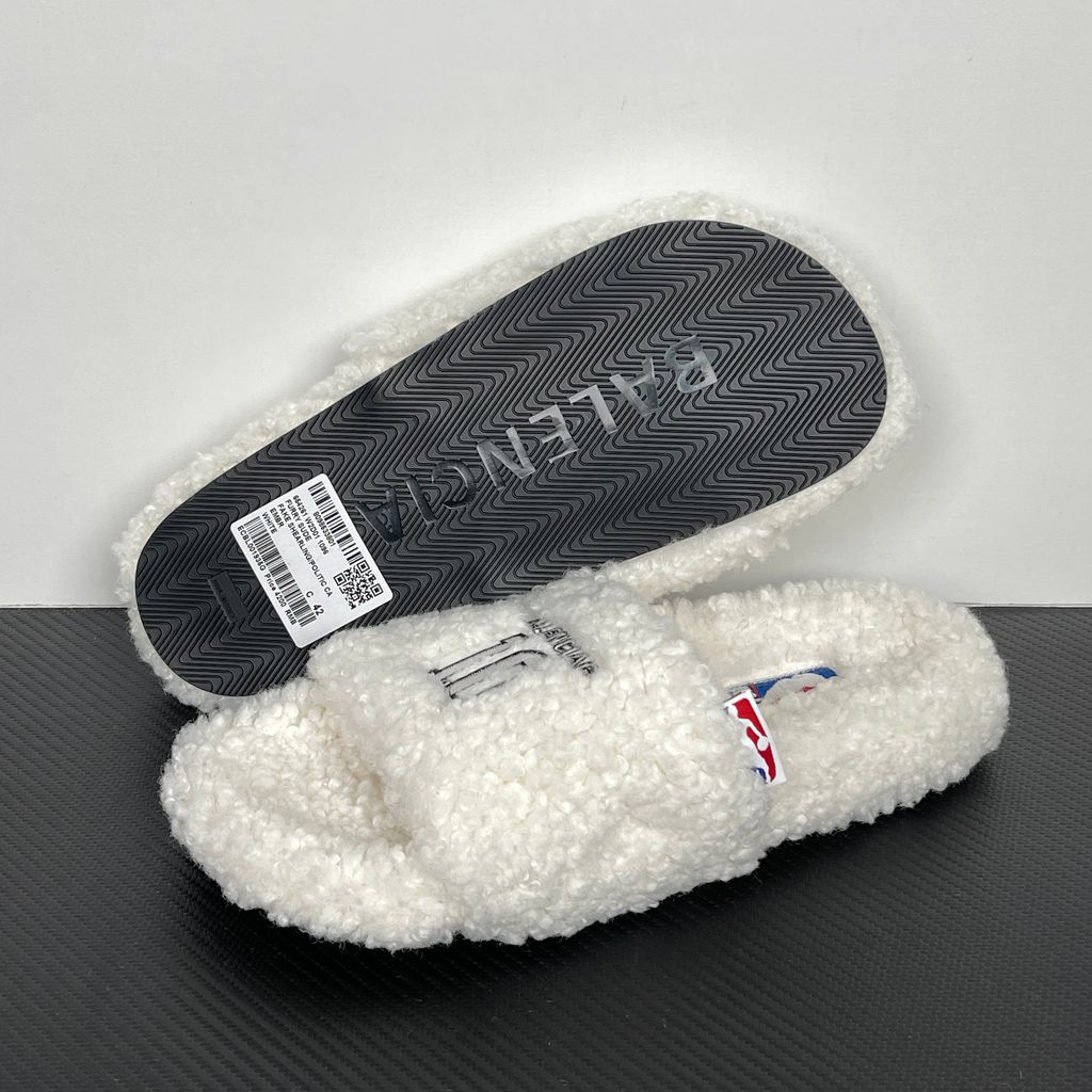 Balenciaga Furry Slide 654261 W2DO1 9906 White Sandals