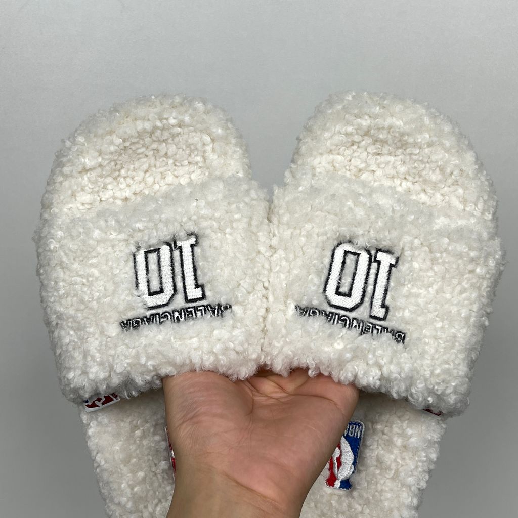 Balenciaga Furry Slide 654261 W2DO1 9906 White Sandals