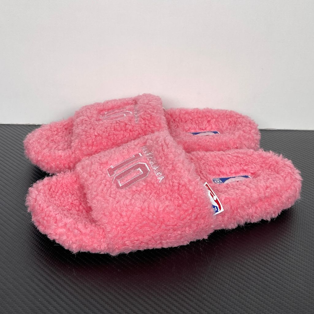 Balenciaga Furry Slide 654261 W2DO1 5596 Sweet Pink Sandals