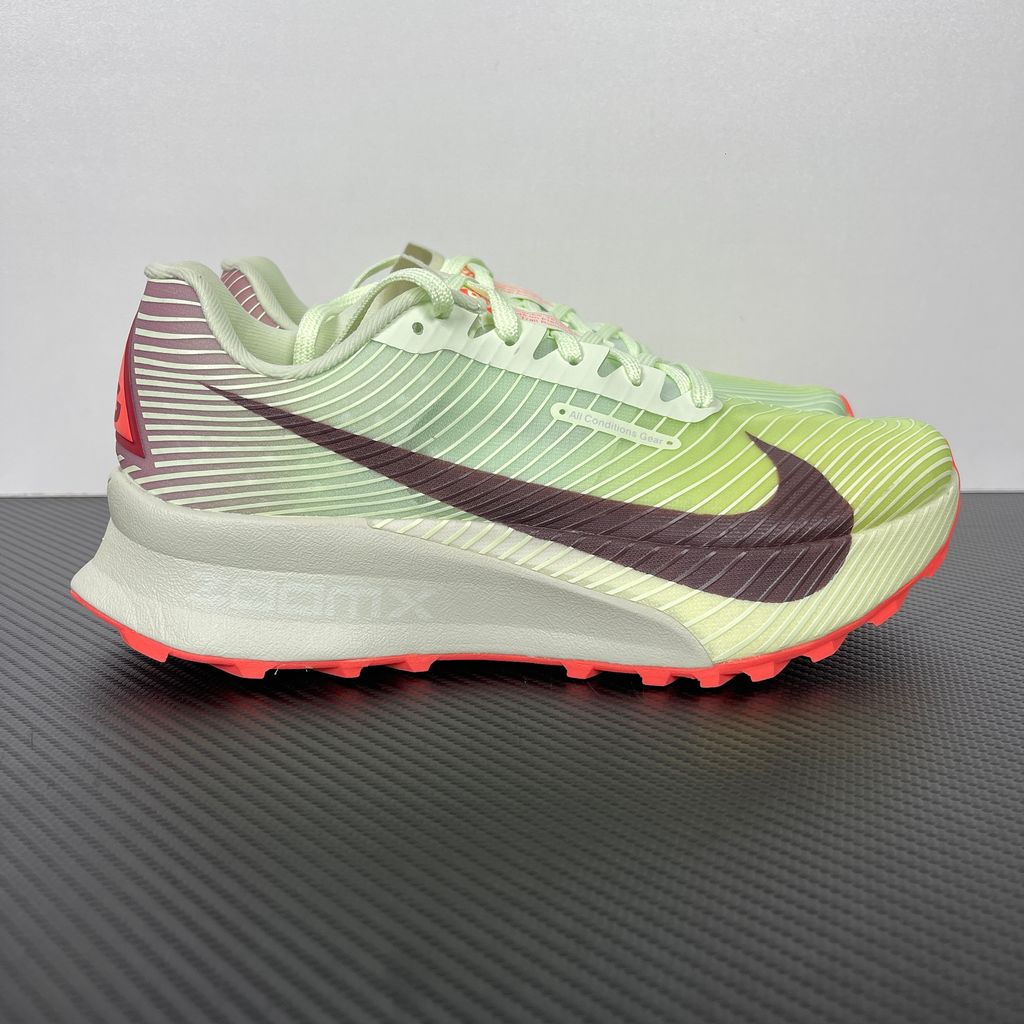 Nike ACG Ultrafly Trail HF5668-700 Volt Tint Trail Shoes