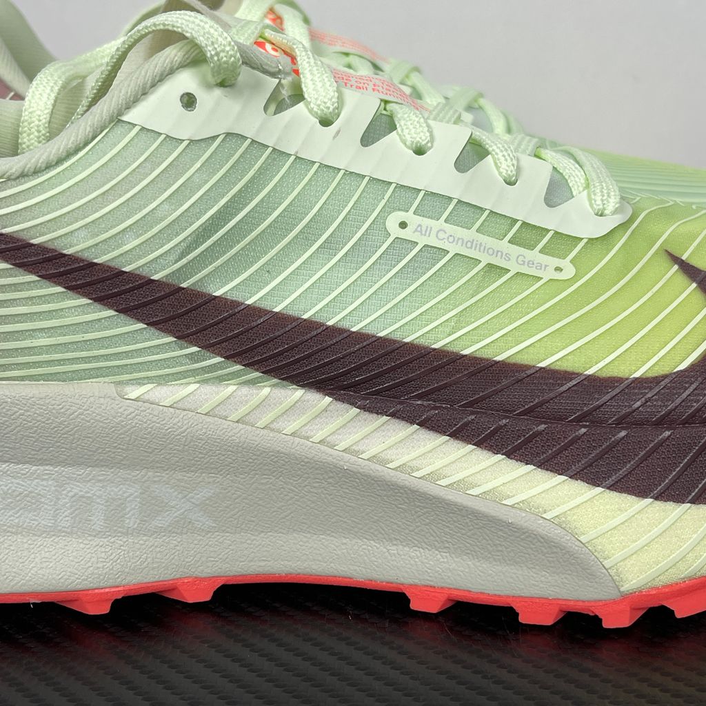 Nike ACG Ultrafly Trail HF5668-700 Volt Tint Trail Shoes