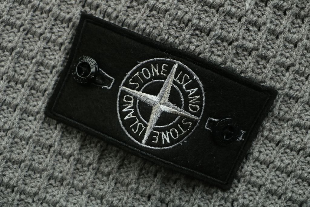 Stone Island grey waffle knit full zip sweater jacket honeycomb texture arm badge semi high collar raglan sleeves side pockets relaxed fit sizes S-XL