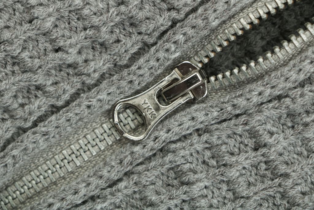 Stone Island grey waffle knit full zip sweater jacket honeycomb texture arm badge semi high collar raglan sleeves side pockets relaxed fit sizes S-XL