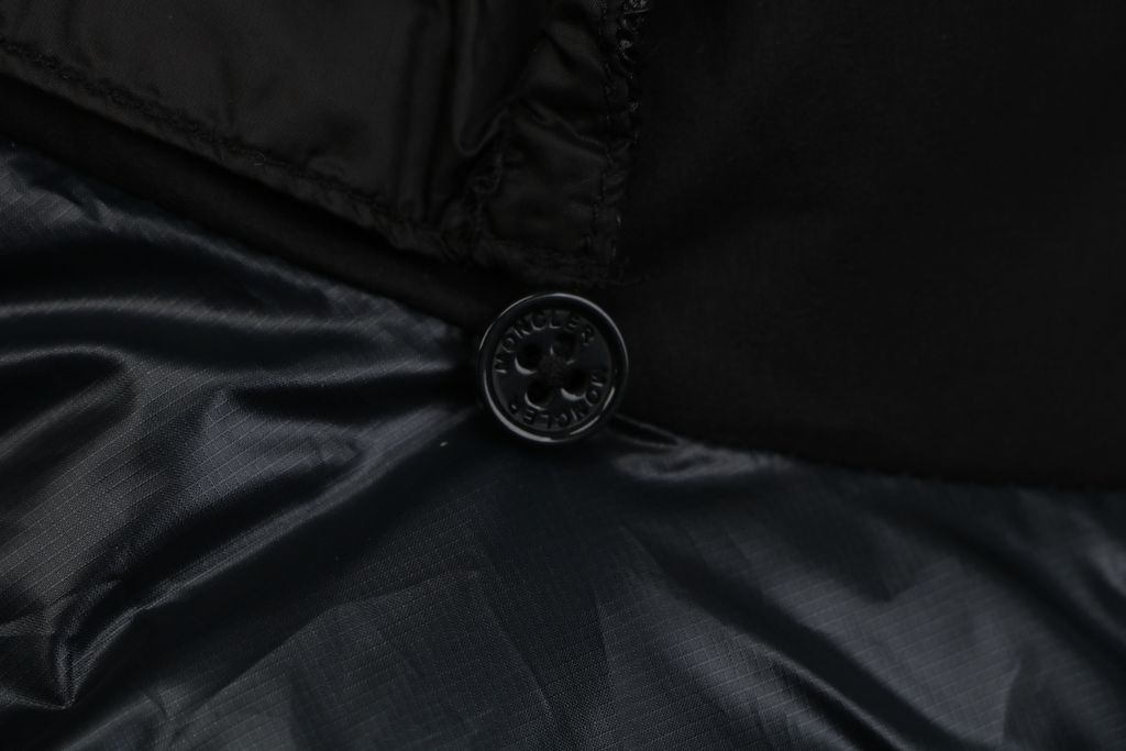 Moncler Anglin black women’s stand collar down ski jacket MX-046 90 white duck down ripstop nylon thumbhole cuffs zip pockets adjustable hem sizes 0 1 2 3