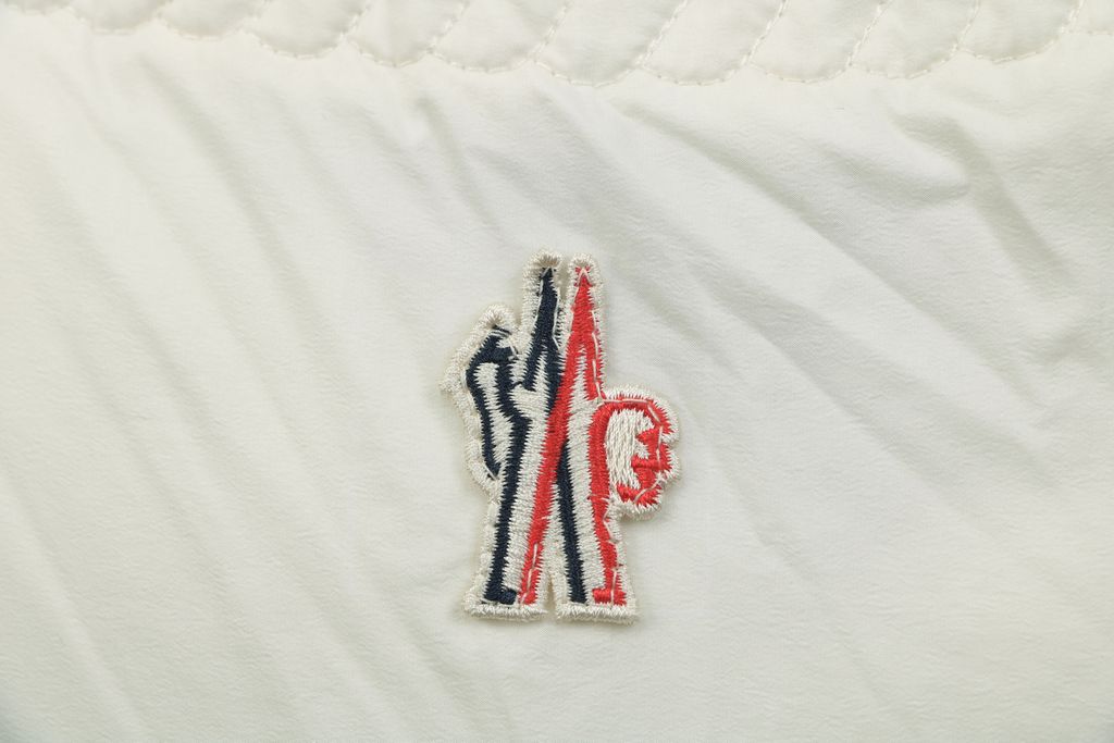Moncler Anglin white women’s stand collar down ski jacket MX-046 90 white duck down ripstop nylon thumbhole cuffs zip pockets adjustable hem sizes 0 1 2 3