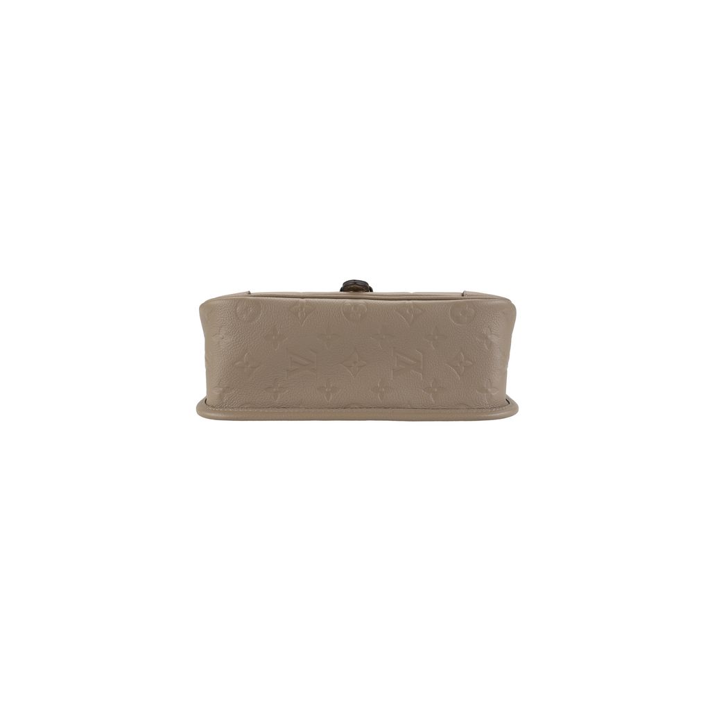 Louis Vuitton Diane cream Monogram Empreinte embossed leather baguette messenger bag removable jacquard shoulder strap leather strap crossbody bag 25x15x9cm