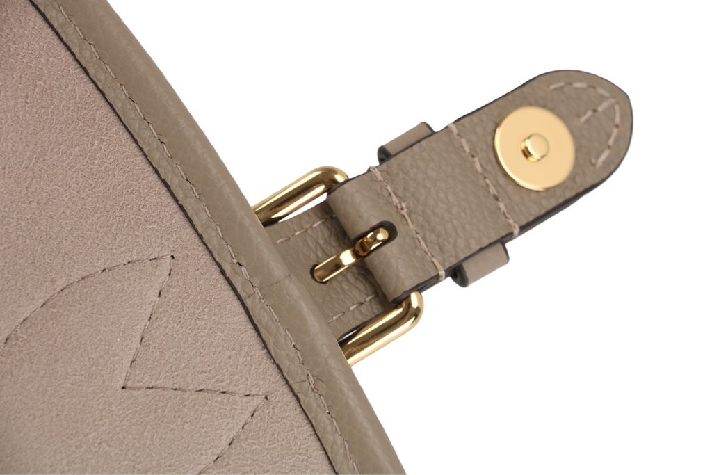 Louis Vuitton Diane cream Monogram Empreinte embossed leather baguette messenger bag removable jacquard shoulder strap leather strap crossbody bag 25x15x9cm