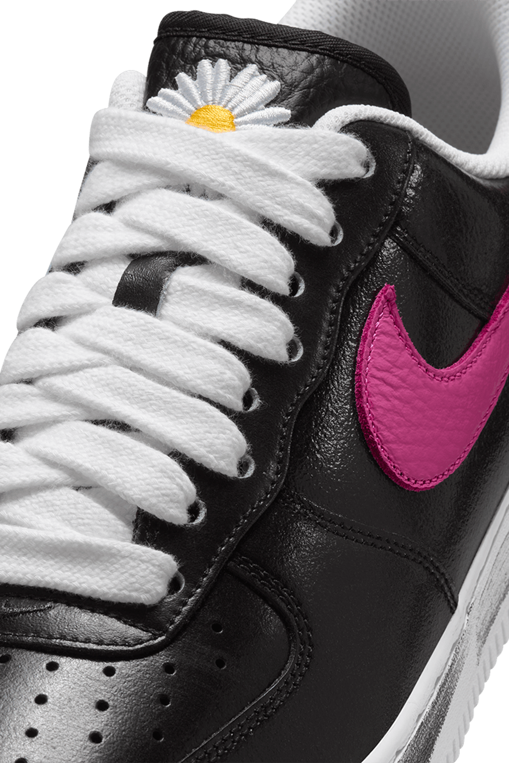 G-Dragon PEACEMINUSONE x Nike Air Force 1 upper detail with lace and logo design