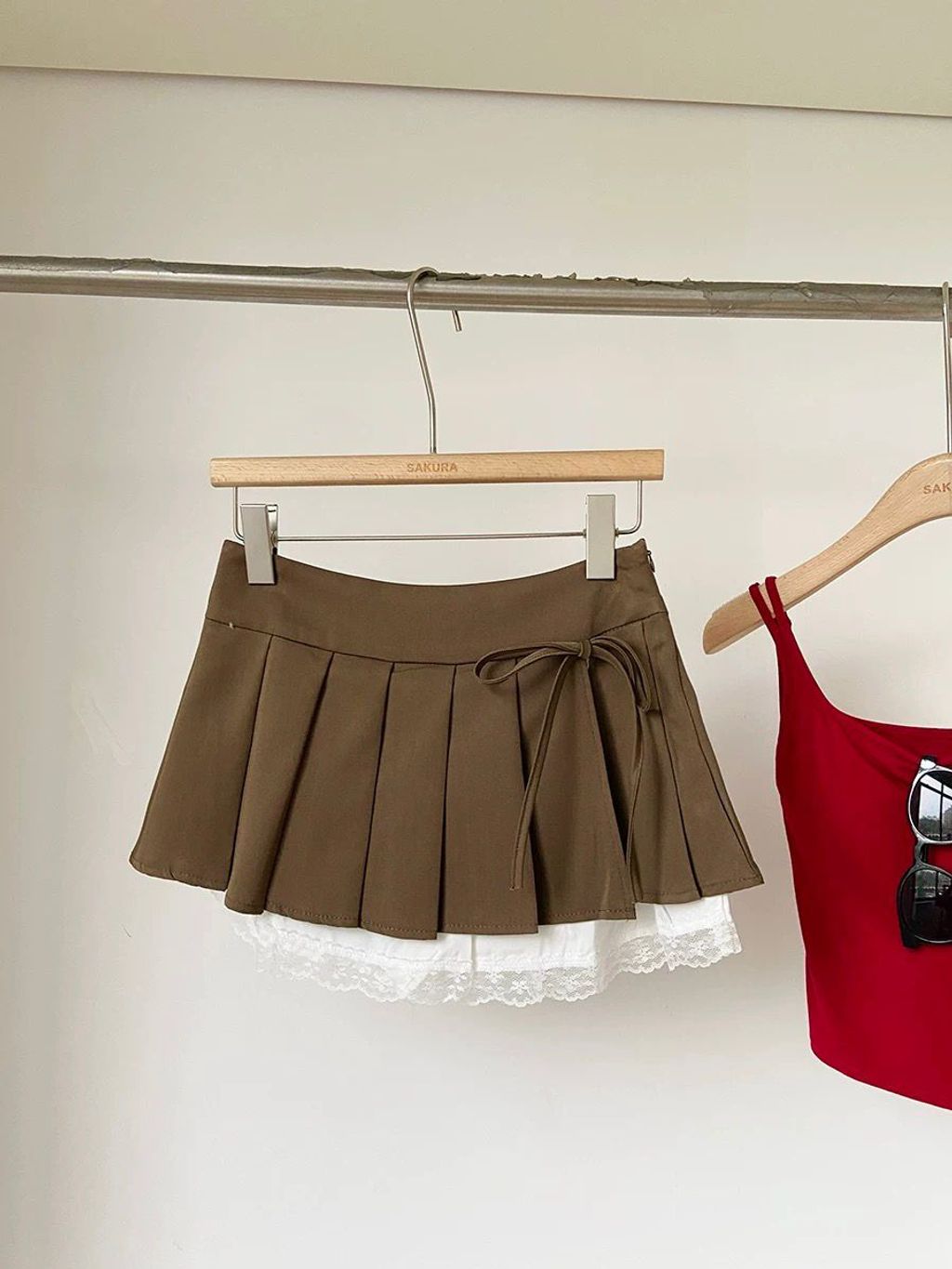 20ff093d-f53b-46c8-9aee-86ce0e7973f1