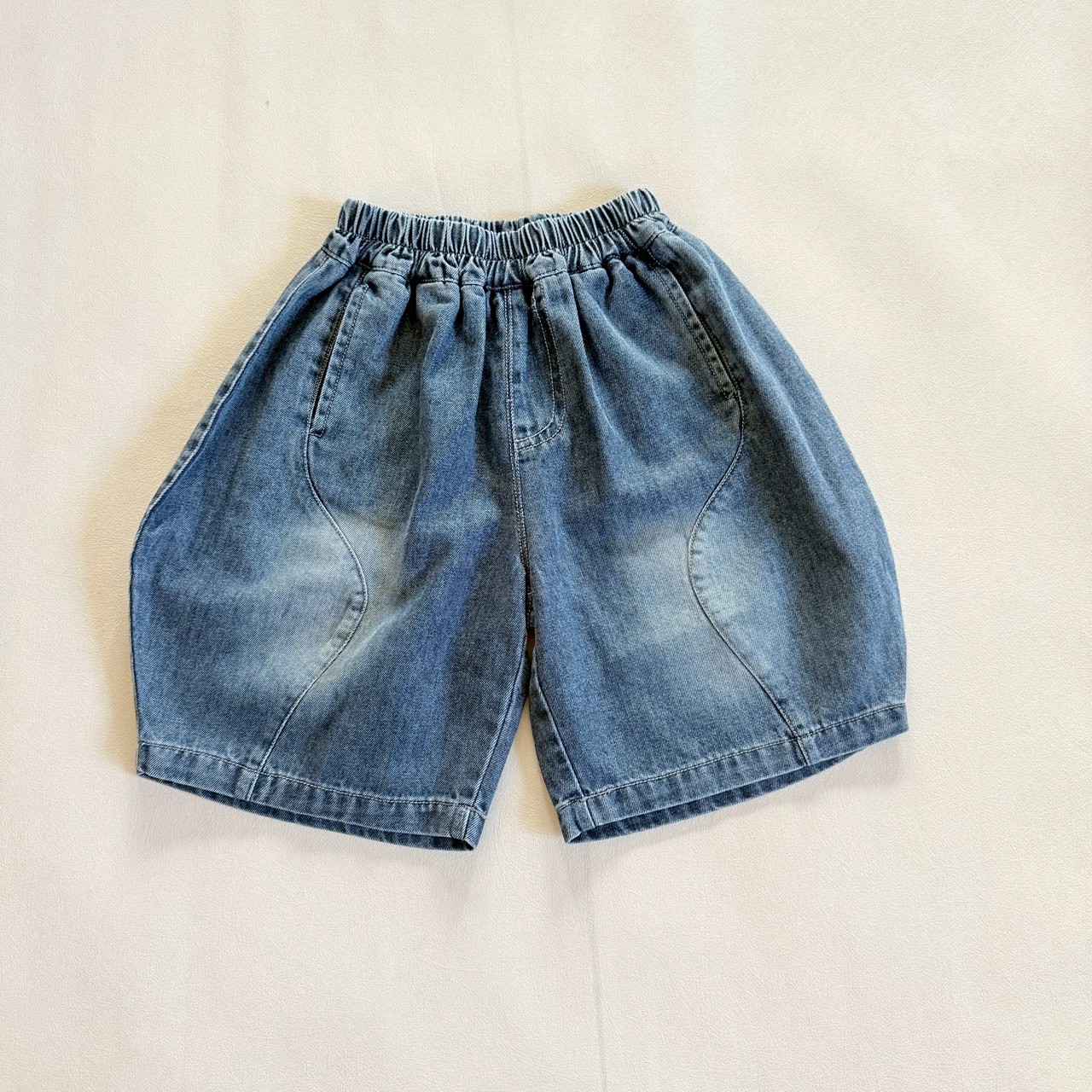 LINE_ALBUM_202631_260301_94