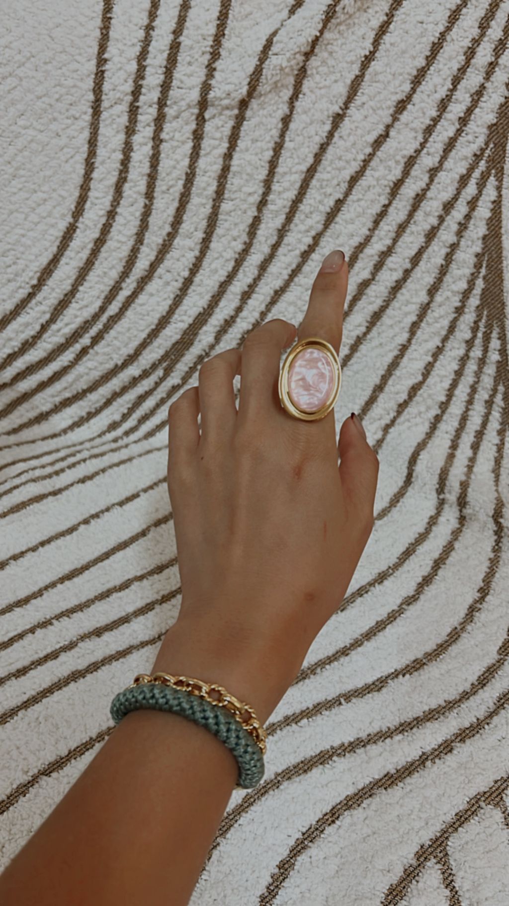 5719DAB8-81BE-4174-BD0E-534B3A3DFA37