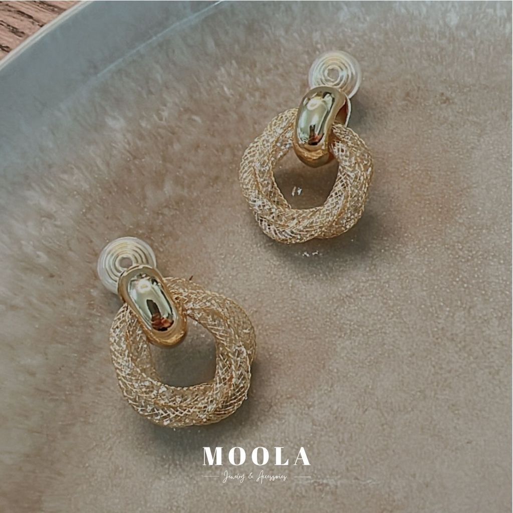 氣質扭結圈耳夾1