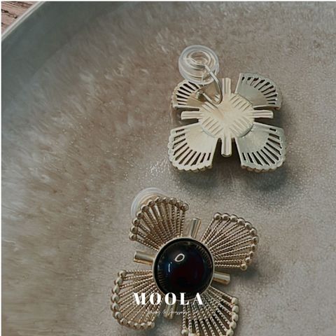 黑瑪瑙大花耳夾2