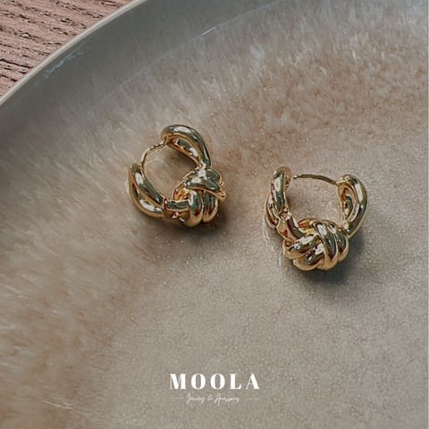 高質感扭結耳扣2