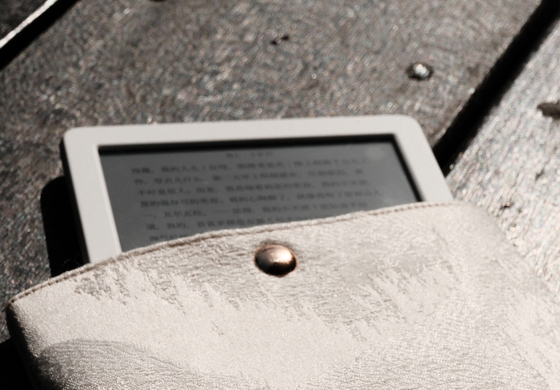Kindle、Kobo 電子書用戶必看：最值得入手的電子書收納包推薦（台灣設計師品牌）