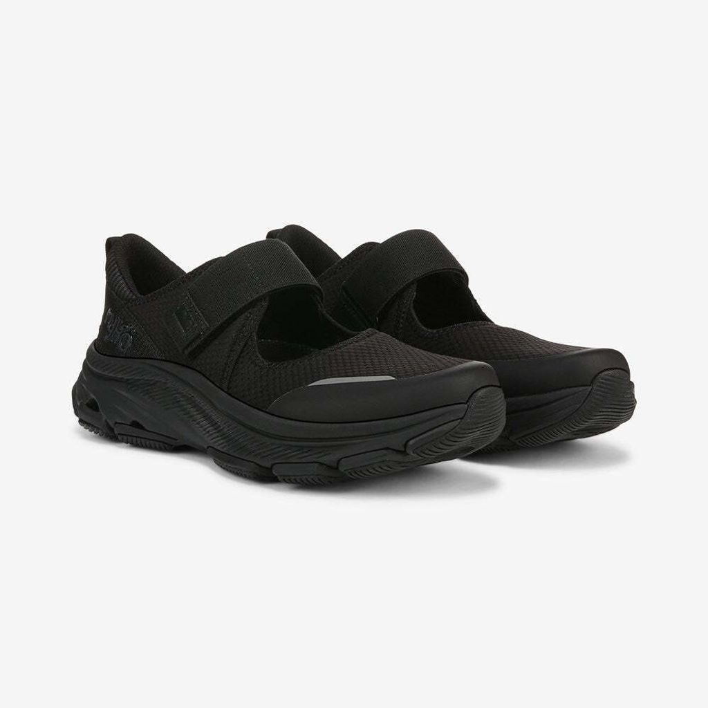 DEVOTION_Max_MaryJane__2_09a39956-8ca5-405a-8df1-dabe9994cf40