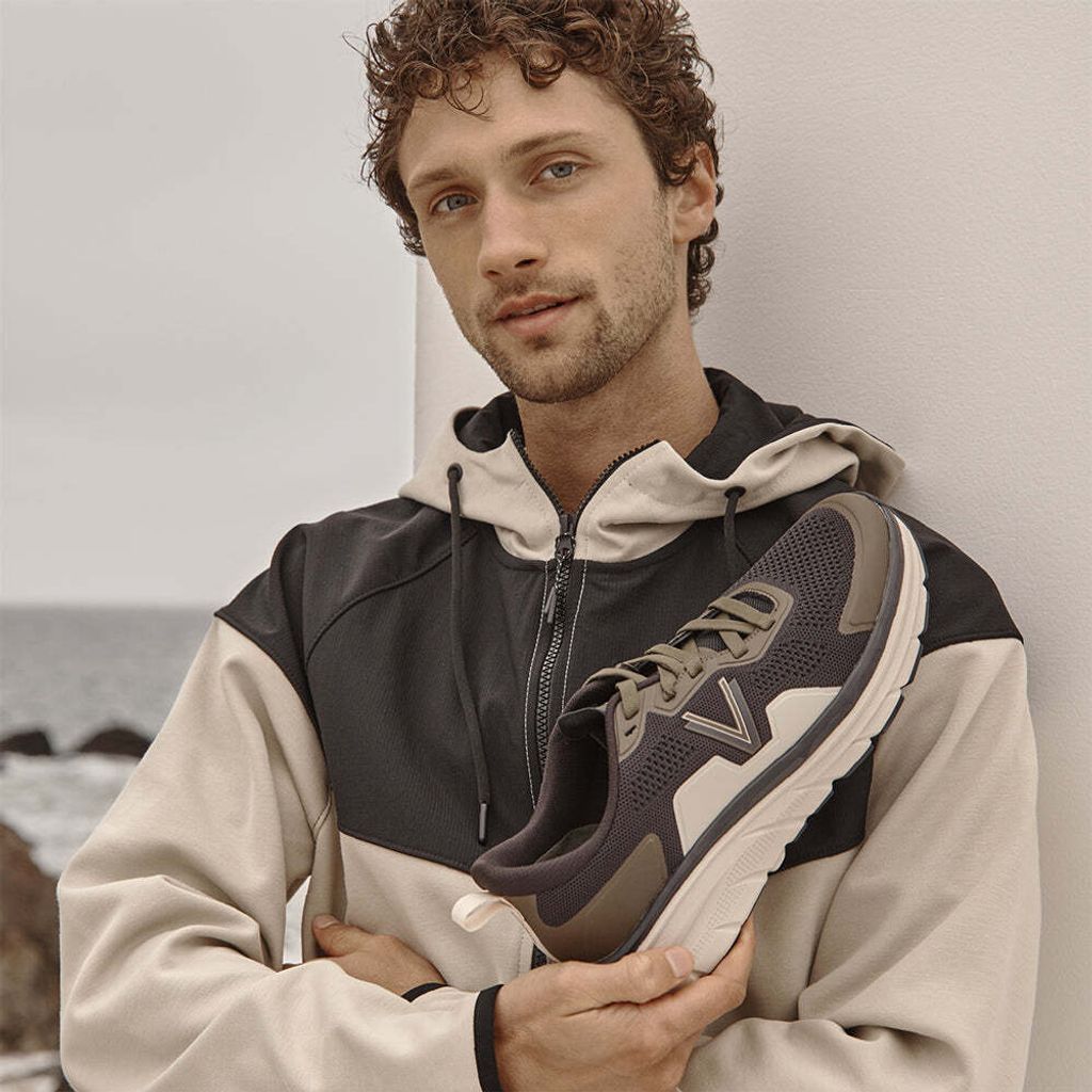 Fall-24-Walk-Max-Phantom-Dark-Grey-Khaki-2000x2000_b302f598_1000px