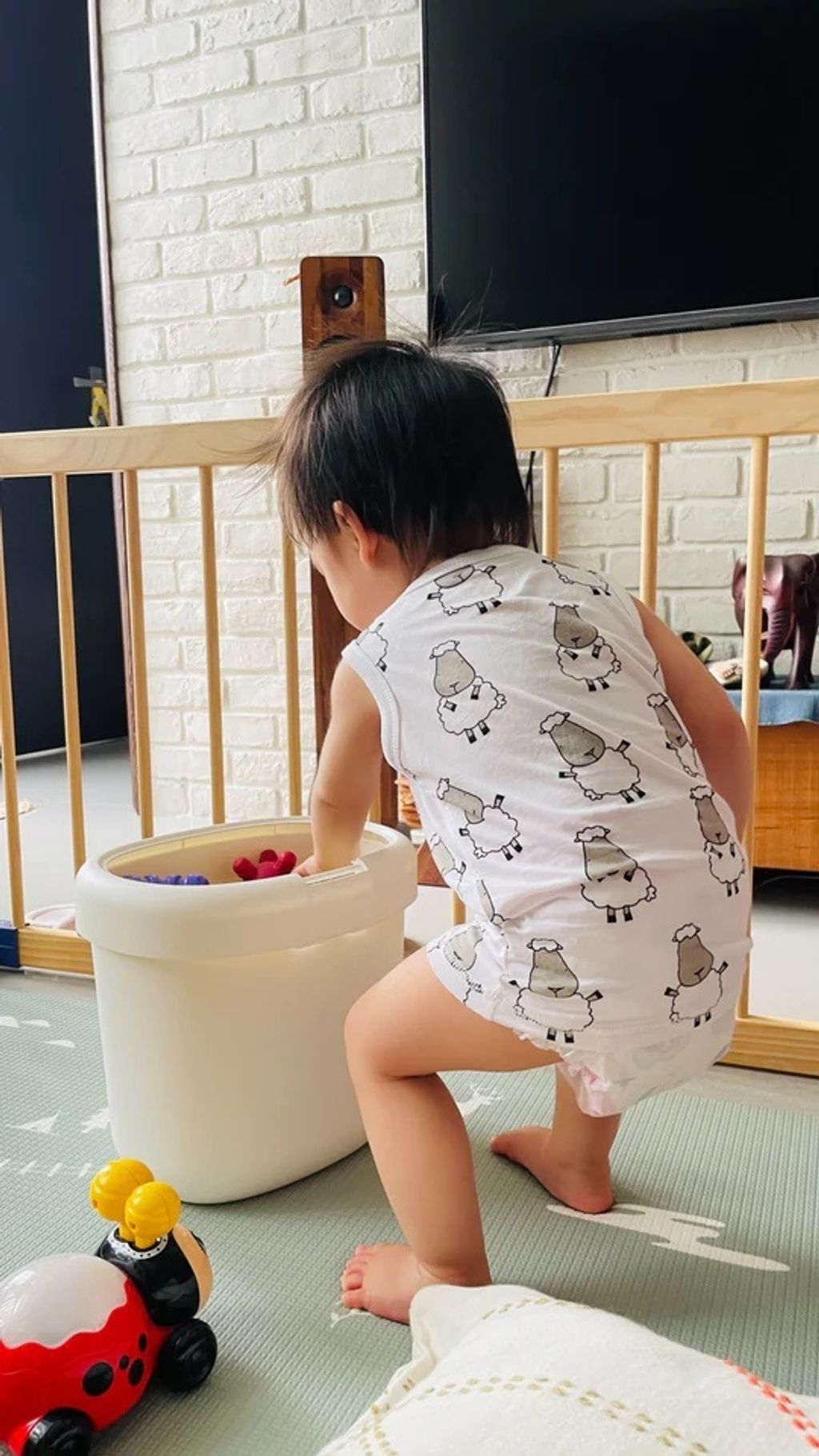 羊樂園白無袖上衣1