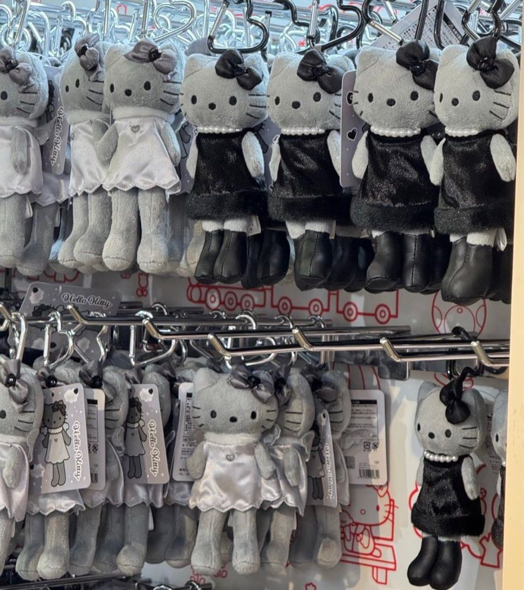 hello_kitty_black_angel__kitty_1757676081_39efcf03_progressive