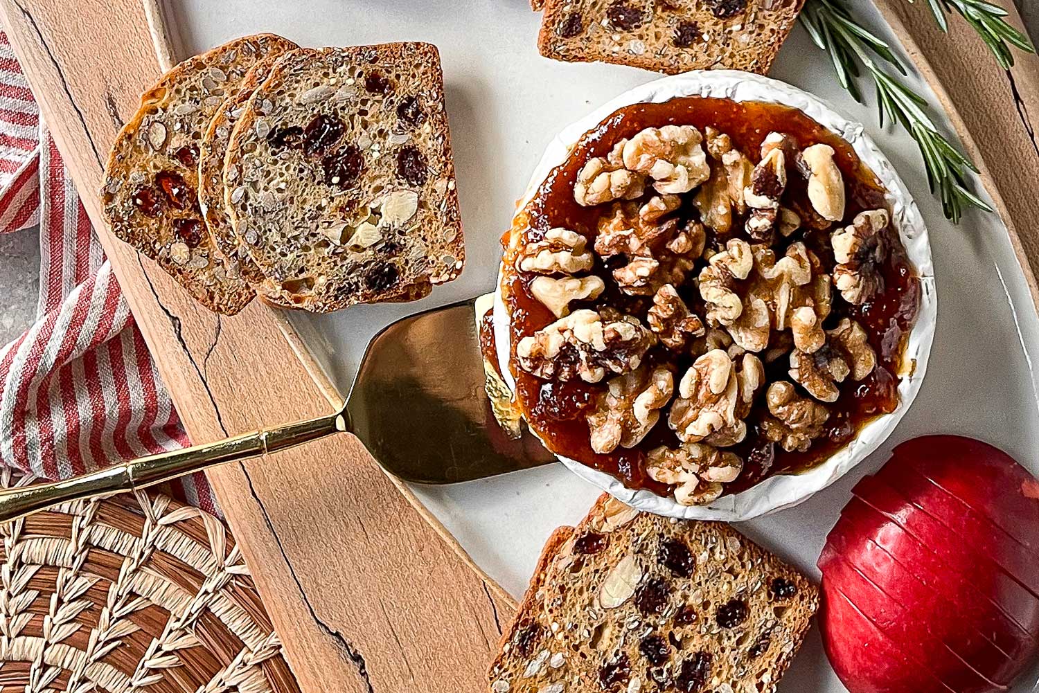 【食譜推薦】五分鐘備料！果醬核桃烤布里起司 生酮飲食友善