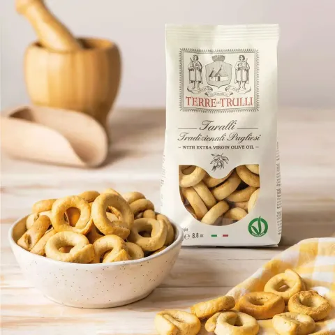terre-dei-trulli-taralli-with-extra-virgin-olive-oil-250g-feast-italy-124012_1440x1440