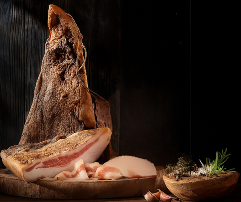 Black Modern Delicious Pizza Facebook Post (8)