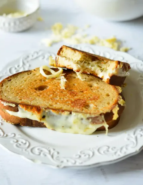 provolone-grilled-cheese-8-1-of-1.jpg