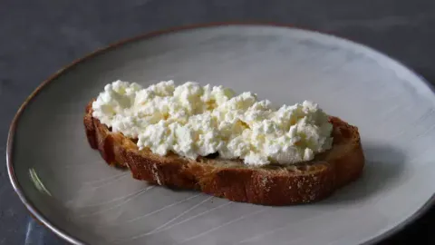 IMG_6092_chef-johns-homemade-ricotta-cheese_chef-john-3f1474351cb04c7ea196603794147eab