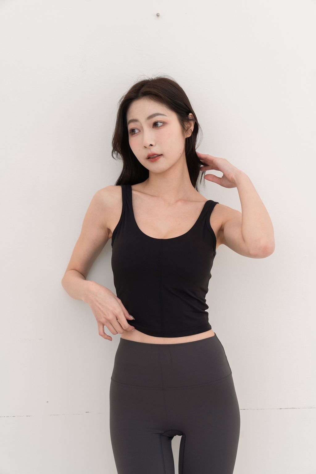 玻尿酸寬肩帶胸墊3D裸感上衣_黑_2