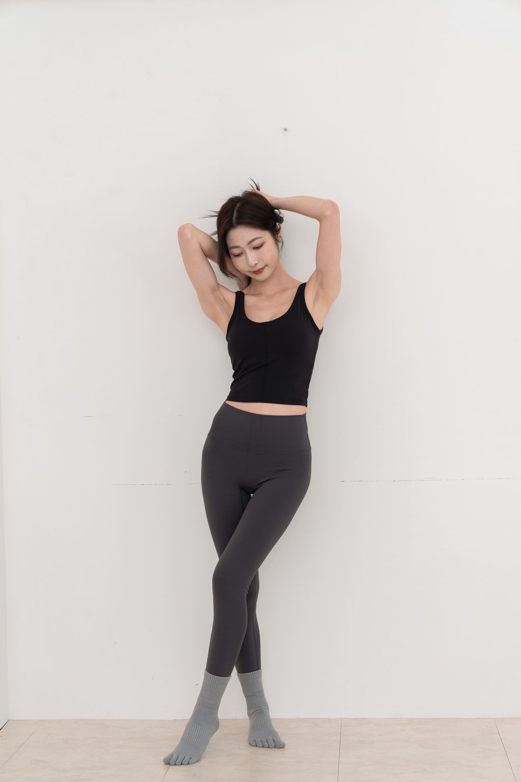 玻尿酸寬肩帶胸墊3D裸感上衣_全身_黑2