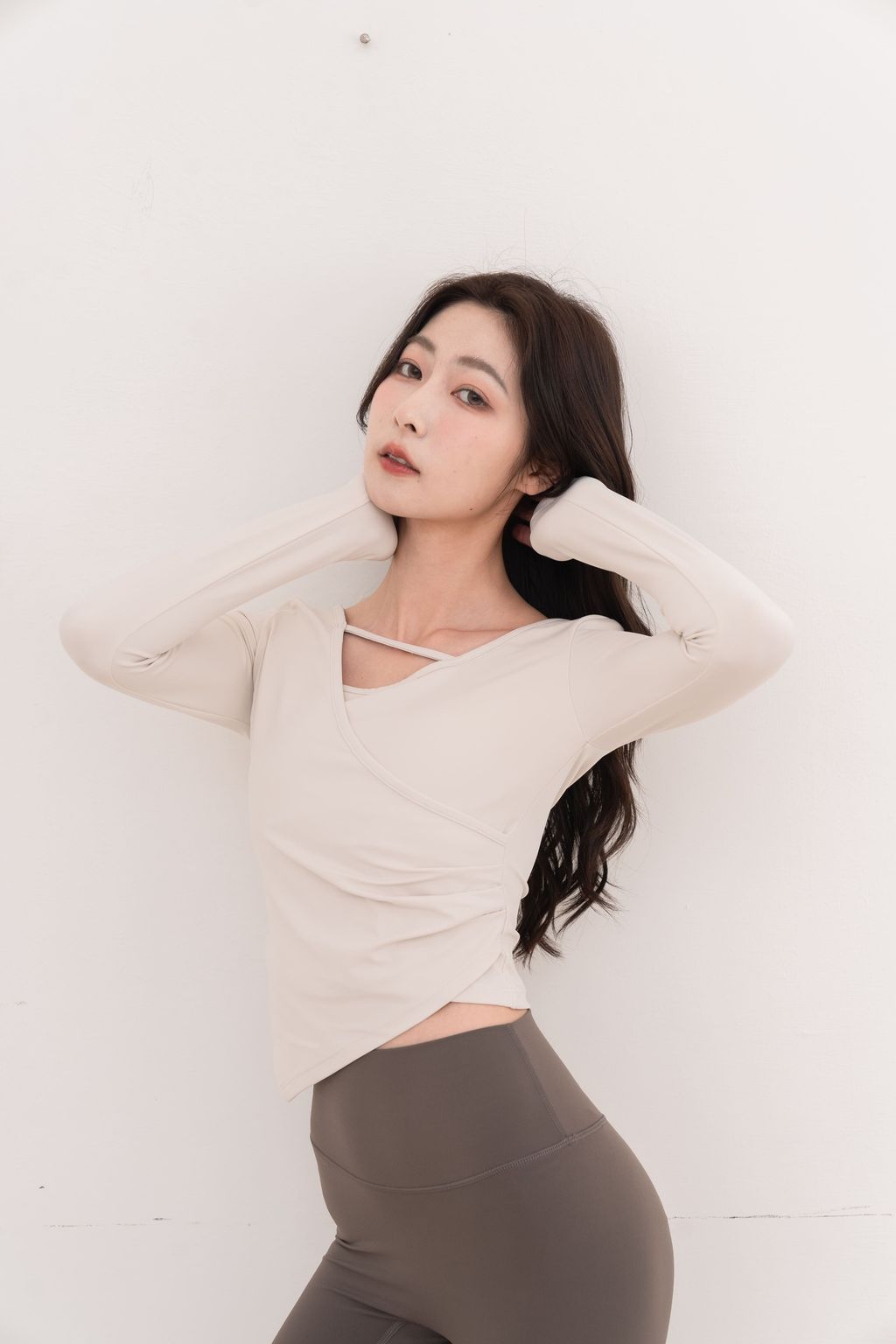 交錯曲線設計感長袖上衣_白