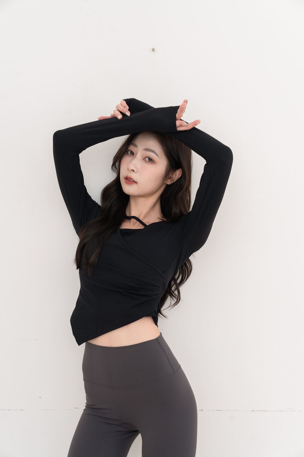 交錯曲線設計感長袖上衣_黑_2