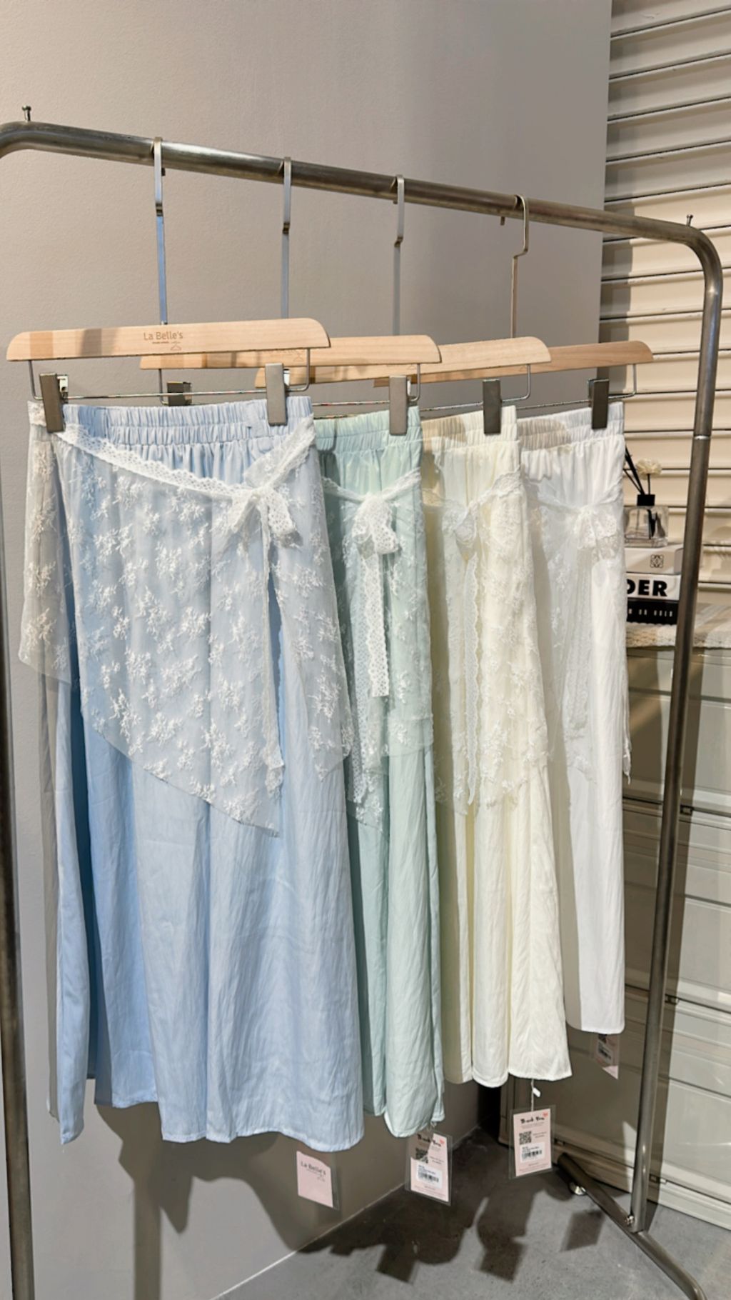 98748BDC-E50B-4276-AB04-EA9C9F866632