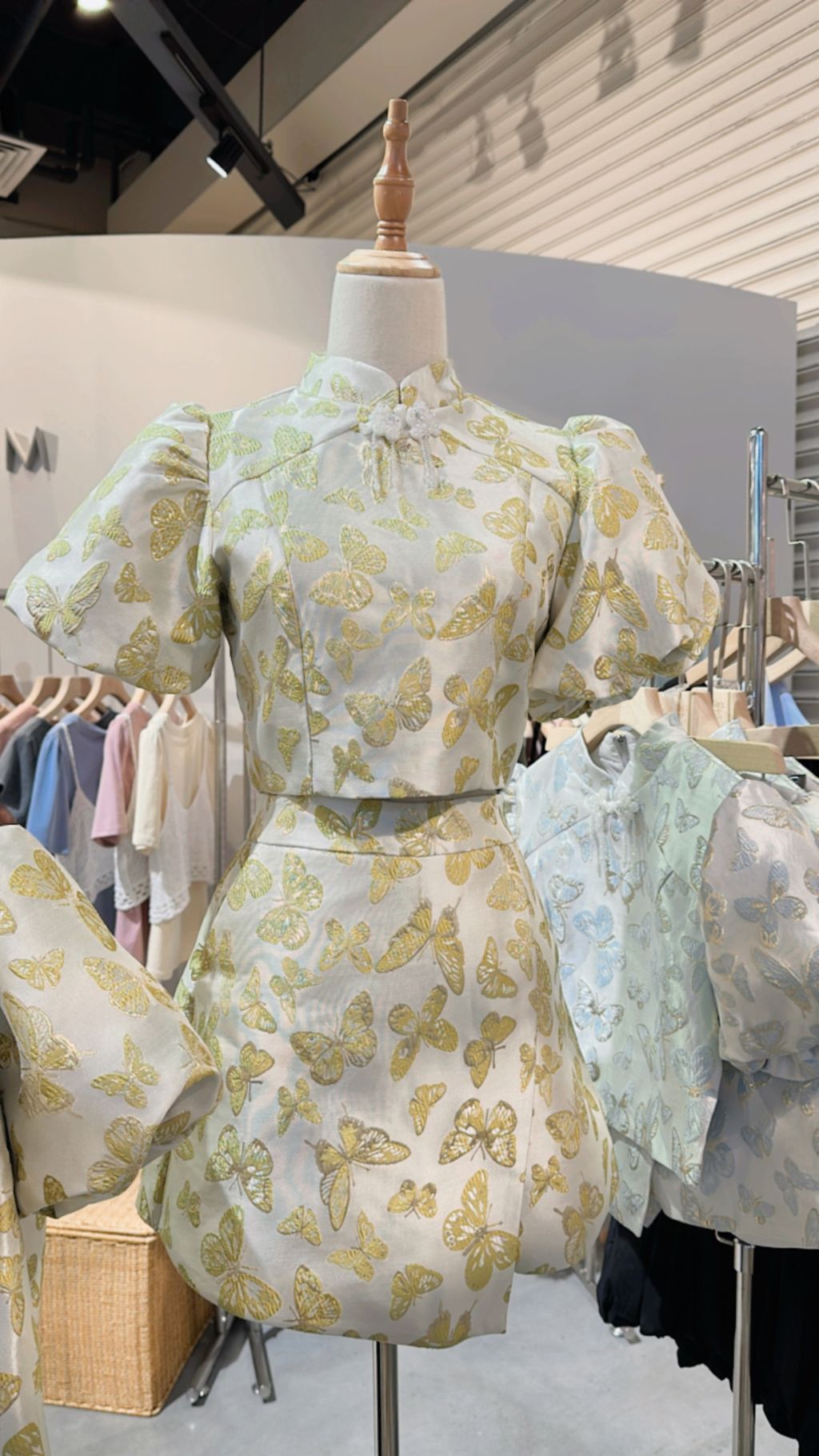 1FBA98A5-5EC9-4ACA-A115-00B2FAC9F331