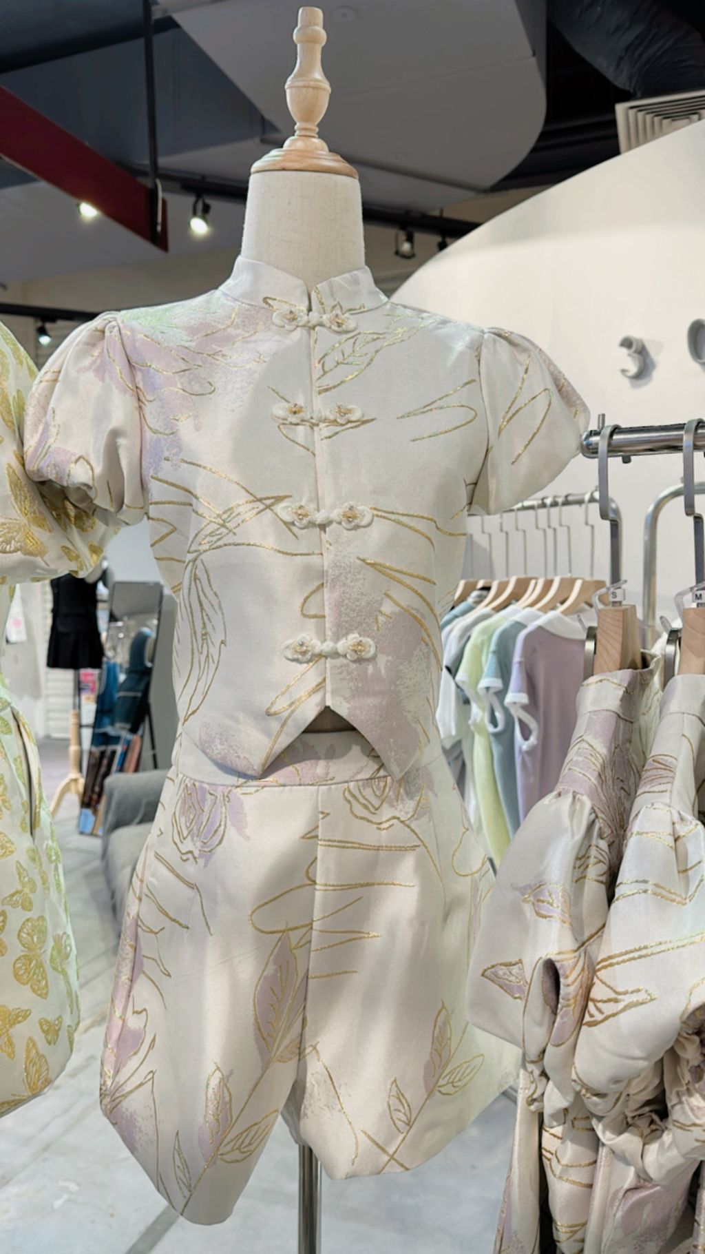 37649B7E-817C-4776-98BE-05B1BF425F09