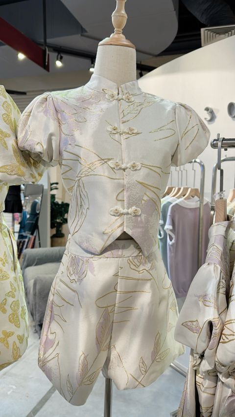 0C403CF1-EC06-4C9B-8E9D-6D6F4FF863B1