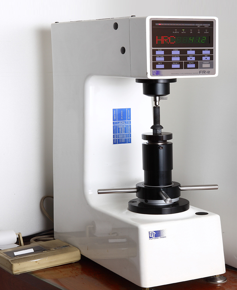 00029_洛式硬度機