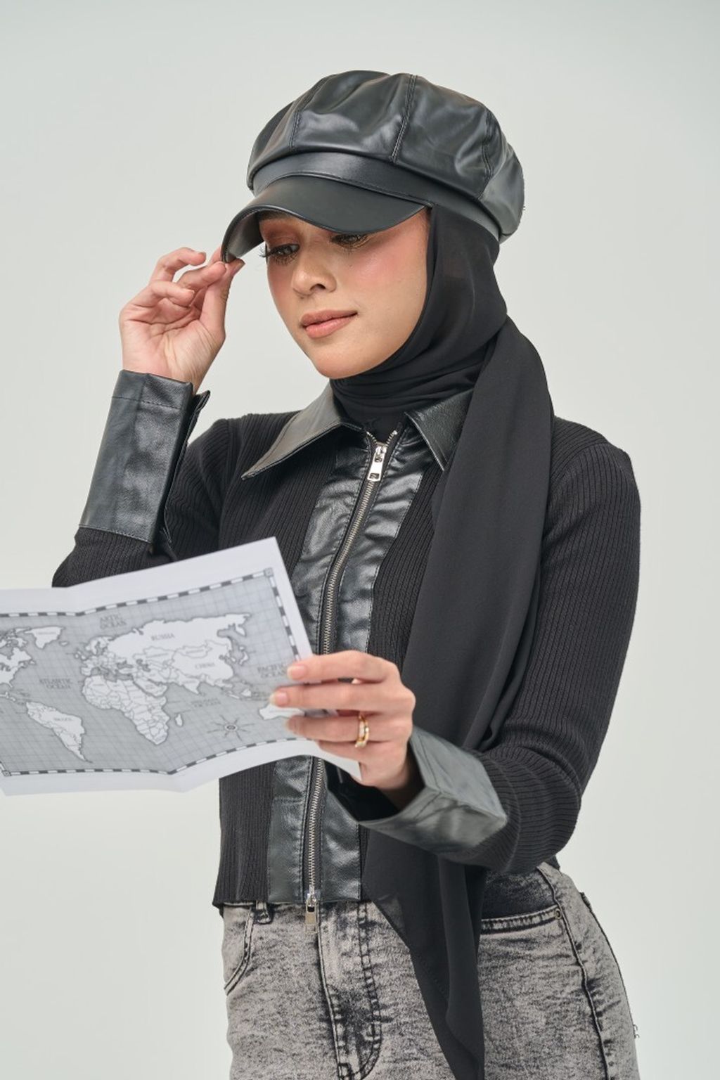 1. Tiffany Hijab Hat Black