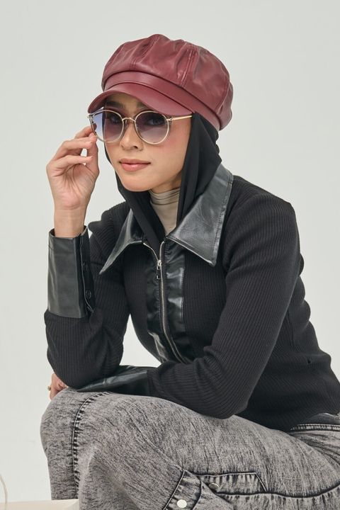 2. Tiffiny Hijab Burgundy
