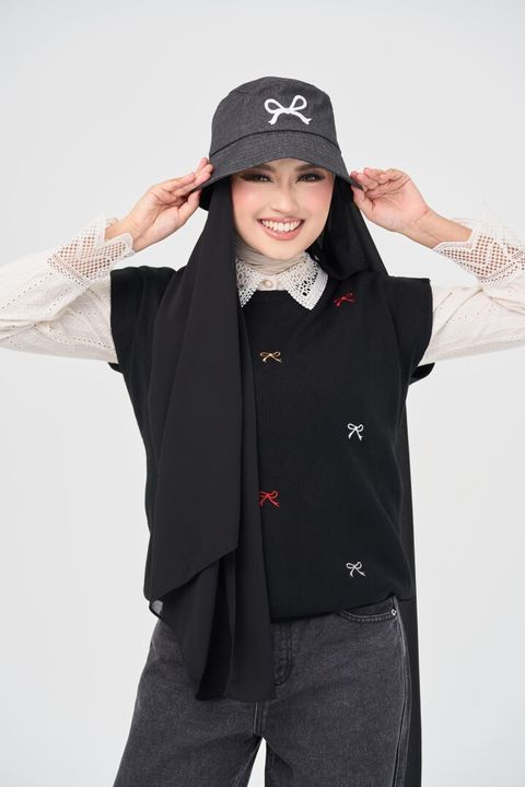 4. Denimea Hijab Hat - Noir
